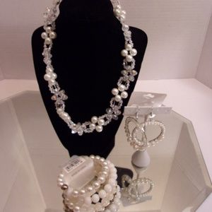 NWT NECKLACE EARRINGS & BRACELET RETAIL $60 J11-4